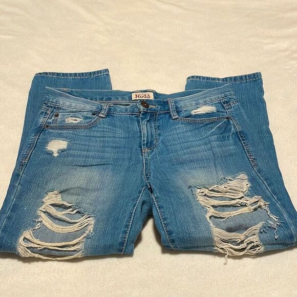 Y2K- Mudd- Destroyed Mid-Rise Light Wash Capri Jeans- Size 5 (Juniors) - Picture 8 of 10